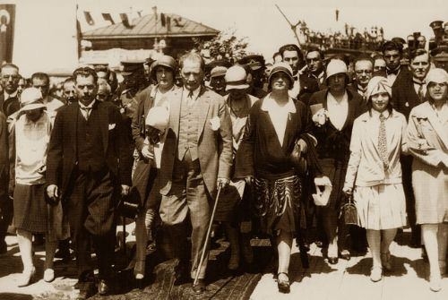 Arşiv görüntüleriyle 'Atatürk' 57