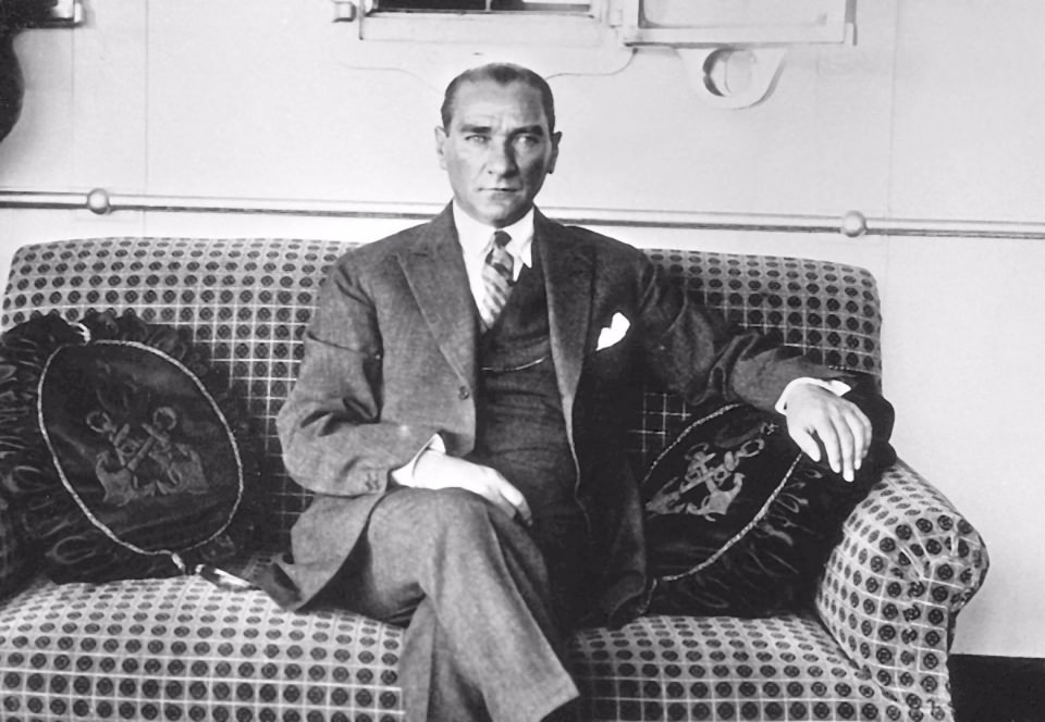 Arşiv görüntüleriyle 'Atatürk' 67