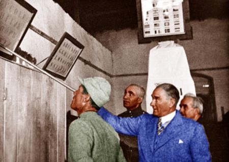 Arşiv görüntüleriyle 'Atatürk' 78