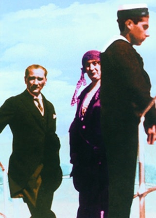 Arşiv görüntüleriyle 'Atatürk' 86