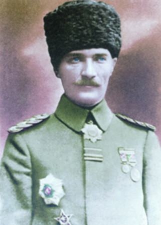 Arşiv görüntüleriyle 'Atatürk' 87