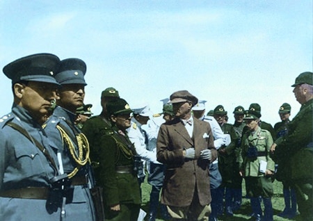 Arşiv görüntüleriyle 'Atatürk' 91