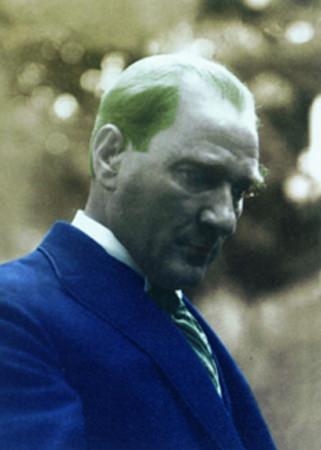 Arşiv görüntüleriyle 'Atatürk' 96