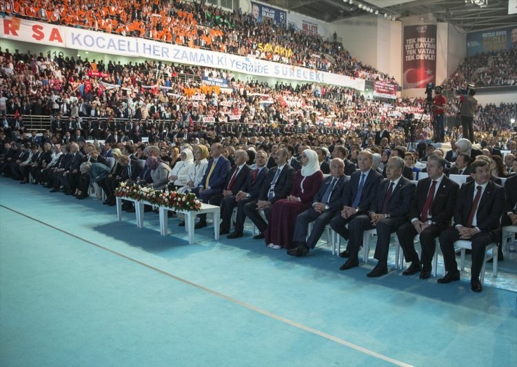 Dünden bugüne AK Parti kongreleri 110