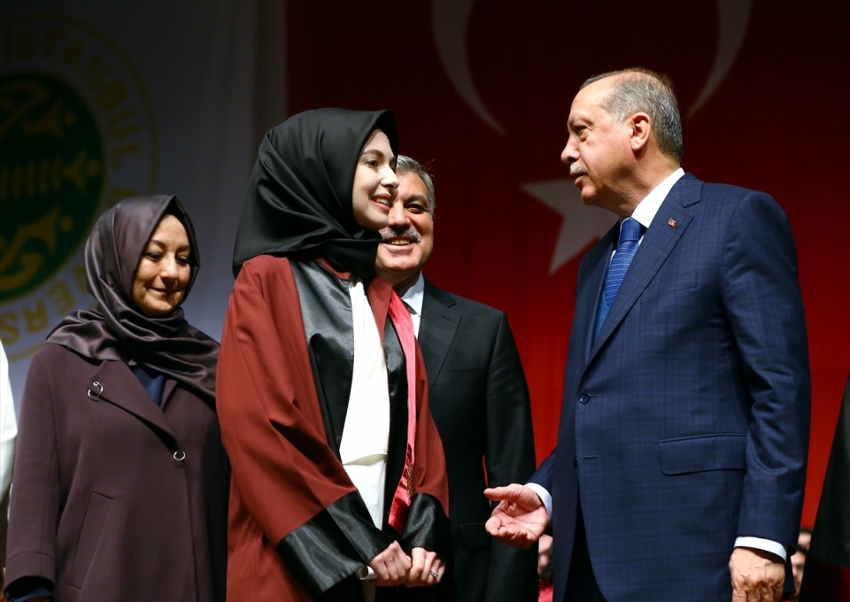 Abdullah Gül'ün diploma verdiği kız bakın kim çıktı 18