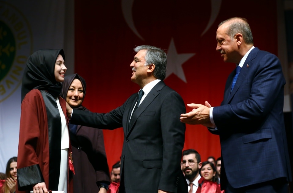 Abdullah Gül'ün diploma verdiği kız bakın kim çıktı 5