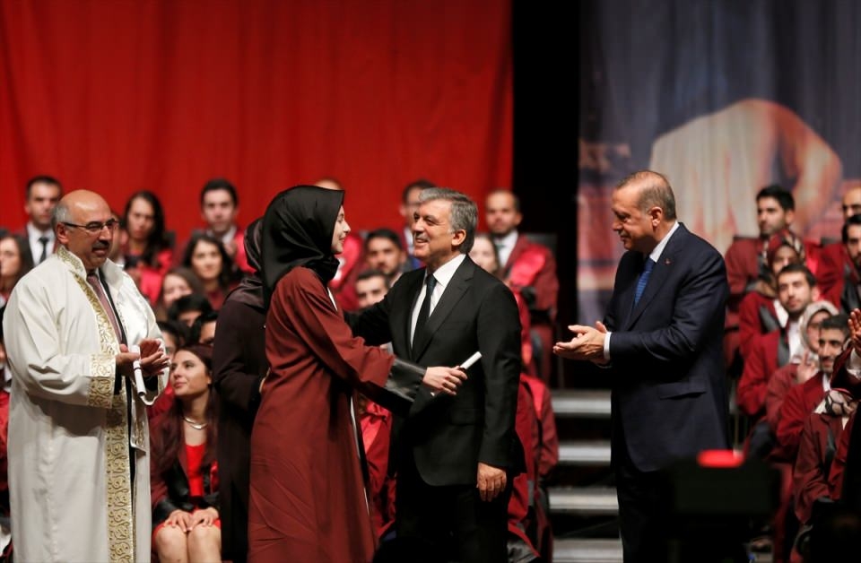 Abdullah Gül'ün diploma verdiği kız bakın kim çıktı 7