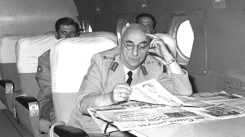 Demokrasiye ilk darbenin 57. yılı 20