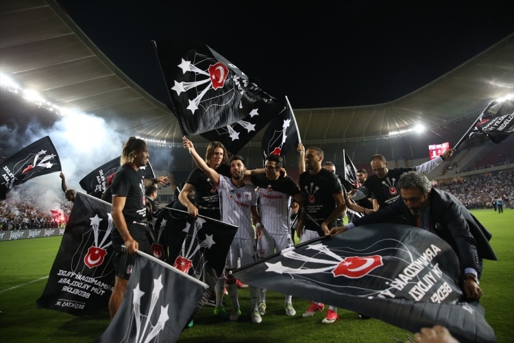 Beşiktaş'ta 3. yıldız çılgınlığı 16