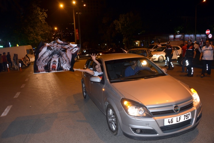 Beşiktaş'ta 3. yıldız çılgınlığı 17