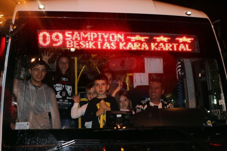 Beşiktaş'ta 3. yıldız çılgınlığı 24