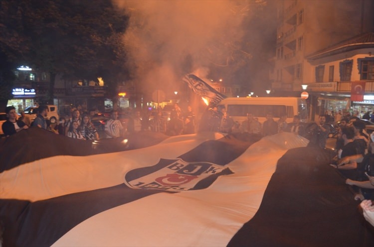 Beşiktaş'ta 3. yıldız çılgınlığı 26