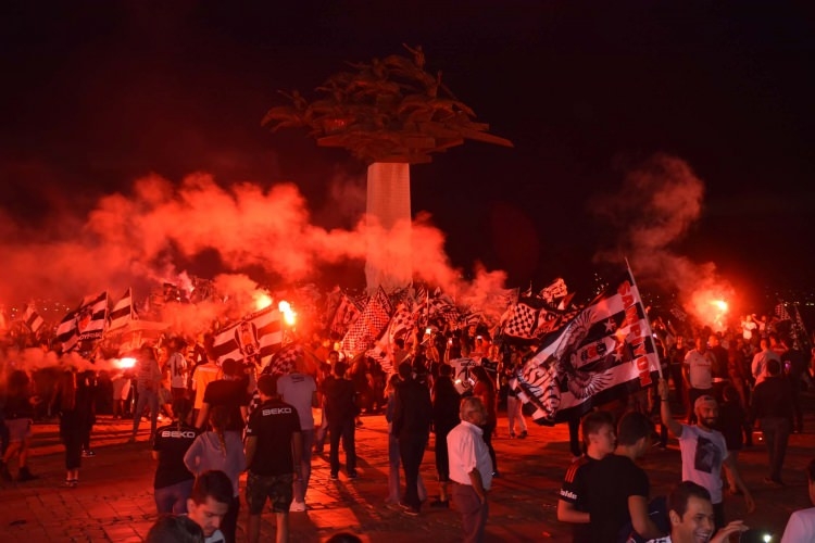 Beşiktaş'ta 3. yıldız çılgınlığı 32