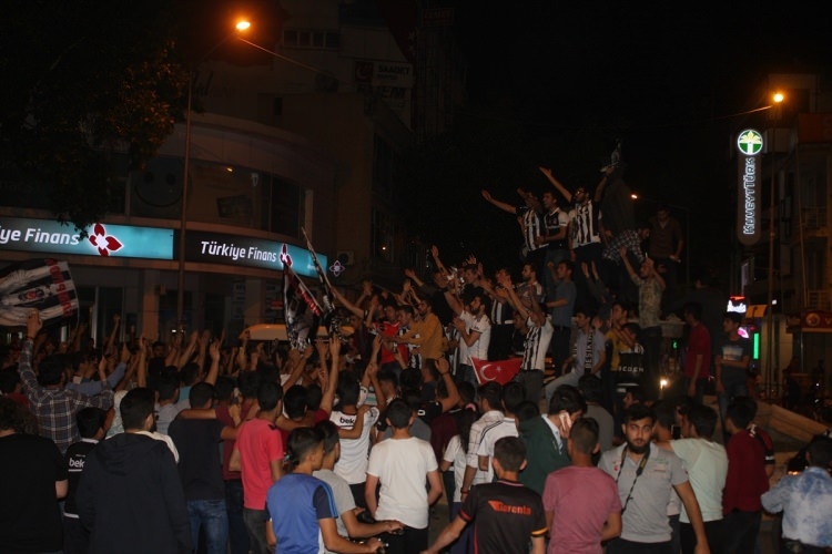 Beşiktaş'ta 3. yıldız çılgınlığı 36