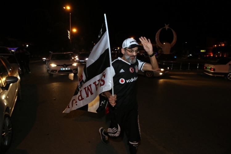 Beşiktaş'ta 3. yıldız çılgınlığı 37