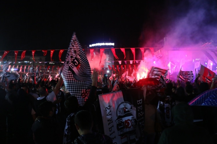 Beşiktaş'ta 3. yıldız çılgınlığı 39