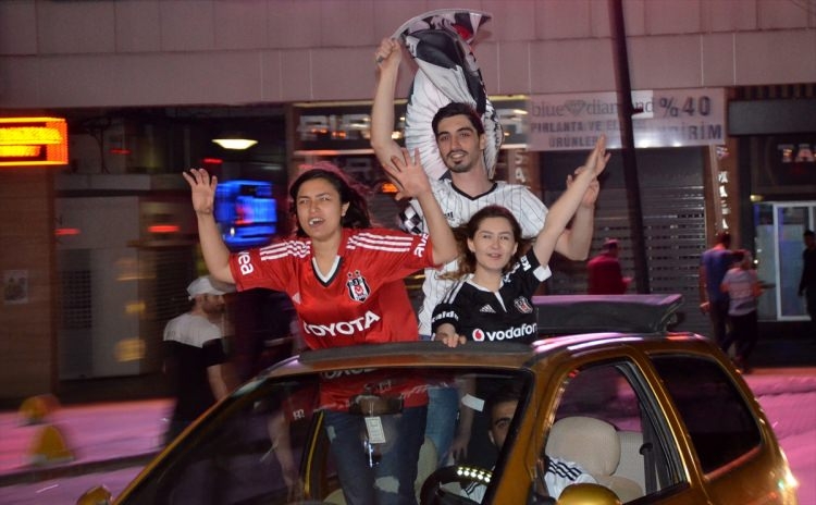 Beşiktaş'ta 3. yıldız çılgınlığı 4