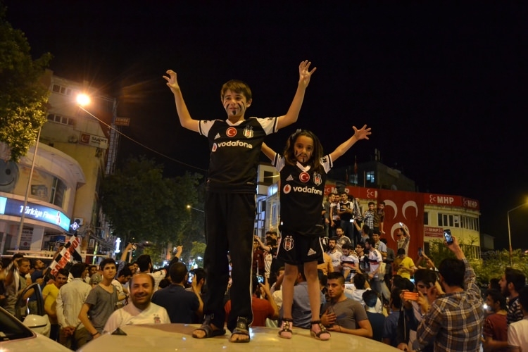 Beşiktaş'ta 3. yıldız çılgınlığı 42