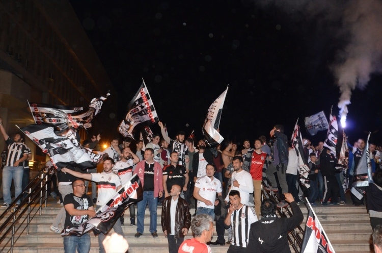 Beşiktaş'ta 3. yıldız çılgınlığı 52