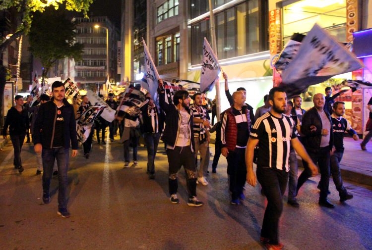 Beşiktaş'ta 3. yıldız çılgınlığı 56