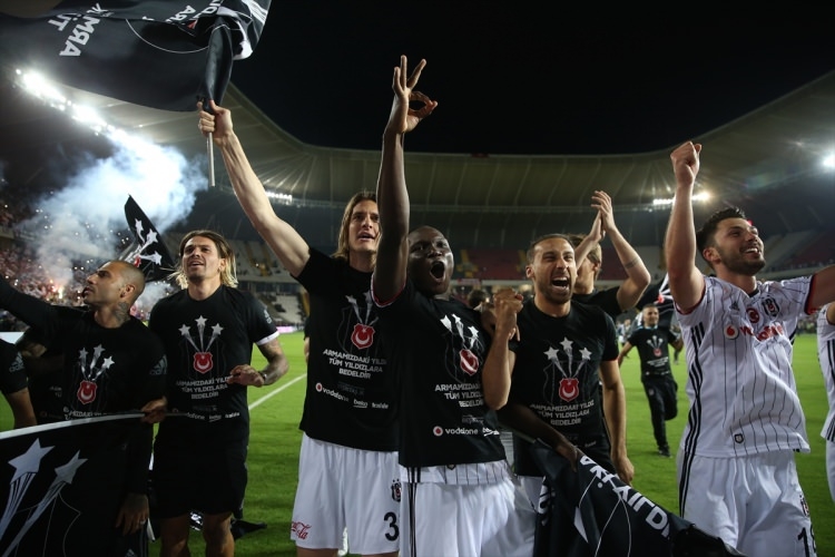 Beşiktaş'ta 3. yıldız çılgınlığı 61