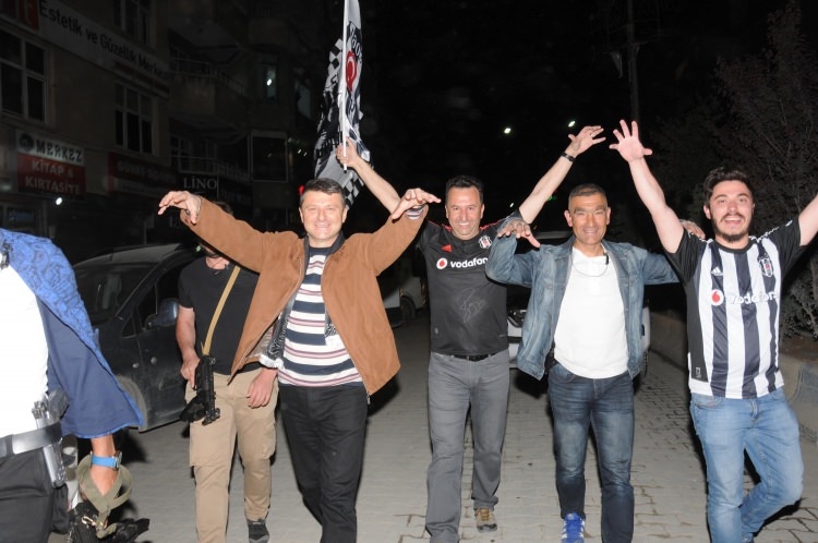 Beşiktaş'ta 3. yıldız çılgınlığı 70