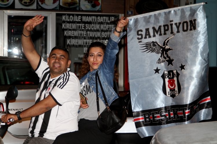 Beşiktaş'ta 3. yıldız çılgınlığı 9