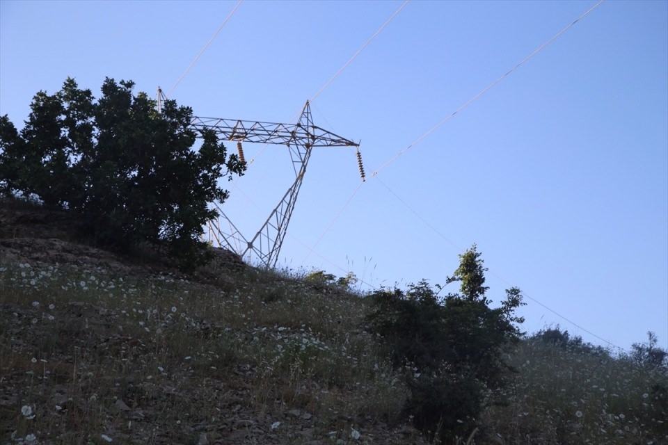 Şırnak'ta düşen askeri helikopterin enkazı 12