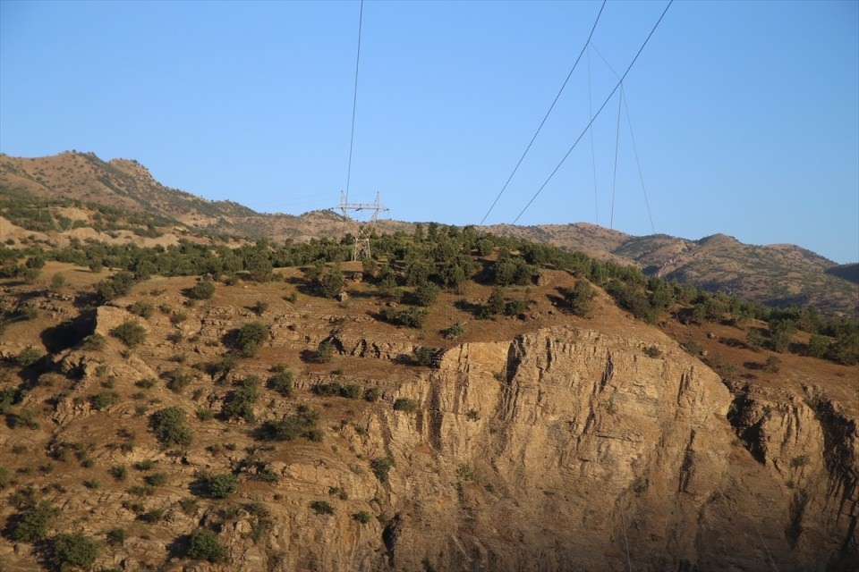 Şırnak'ta düşen askeri helikopterin enkazı 20