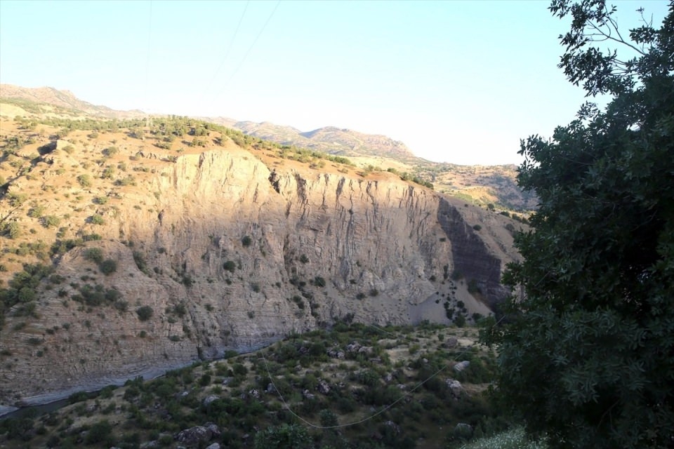 Şırnak'ta düşen askeri helikopterin enkazı 21