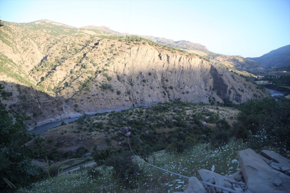 Şırnak'ta düşen askeri helikopterin enkazı 22