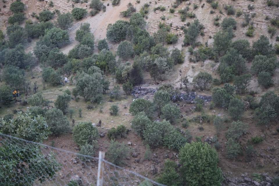 Şırnak'ta düşen askeri helikopterin enkazı 25