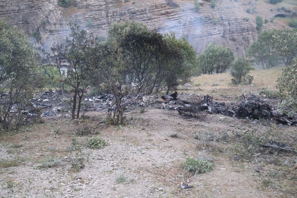 Şırnak'ta düşen askeri helikopterin enkazı 26