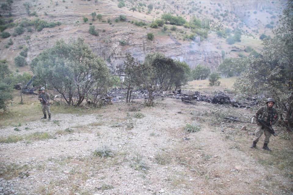 Şırnak'ta düşen askeri helikopterin enkazı 28