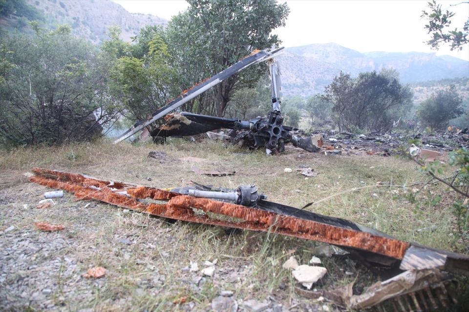 Şırnak'ta düşen askeri helikopterin enkazı 5