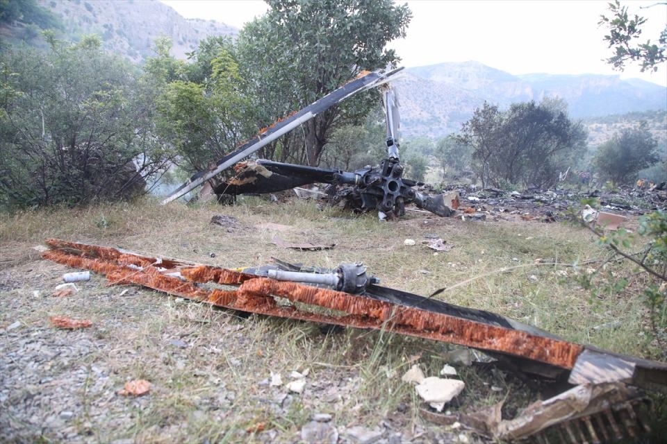 Şırnak'ta düşen askeri helikopterin enkazı 5