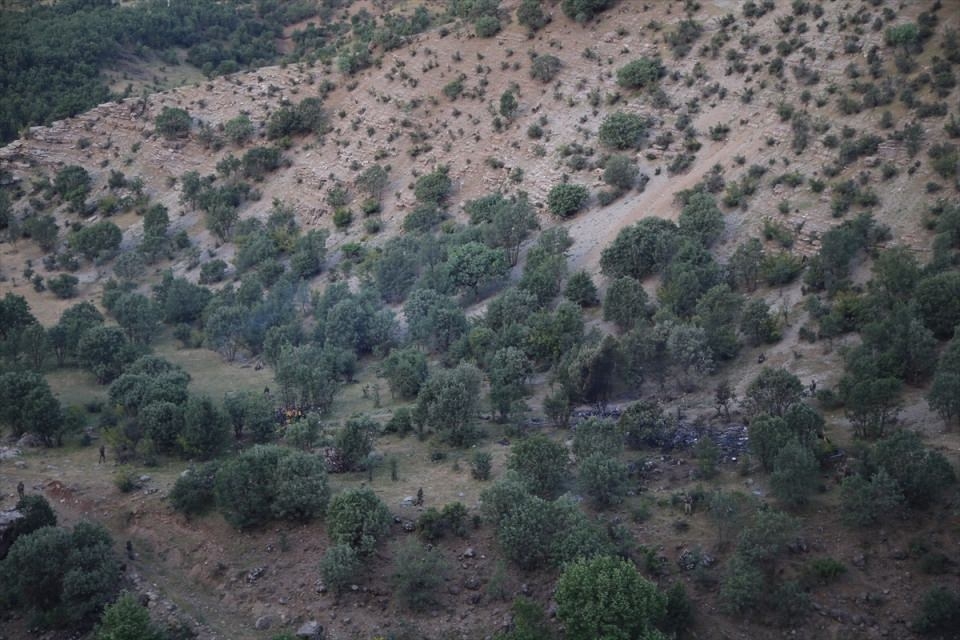 Şırnak'ta düşen askeri helikopterin enkazı 8