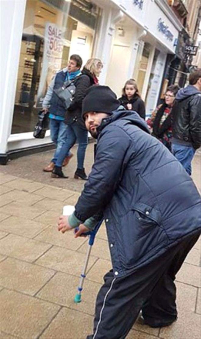 Sahtekar dilencilerin yaptığı numaraları gösteren 19 kare 5
