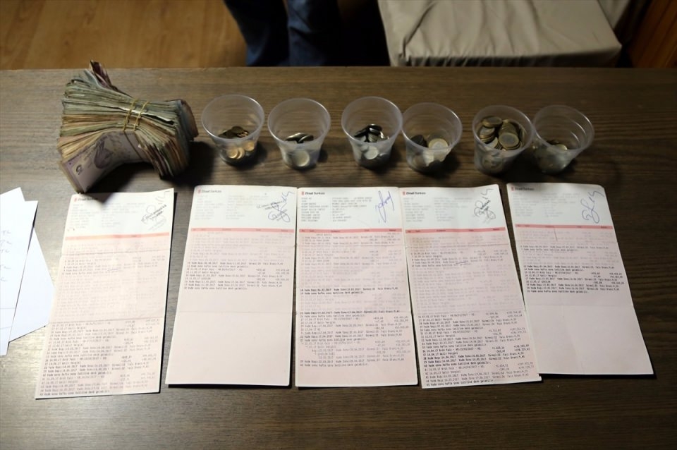 Sahtekar dilencilerin yaptığı numaraları gösteren 19 kare 61