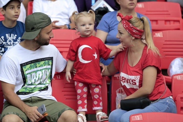 Dünya hayranlıkla izledi 33