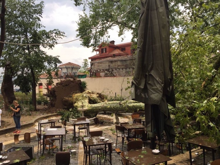 Sağanak İstanbul'u esir aldı 16