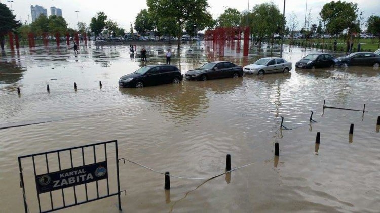 Sağanak İstanbul'u esir aldı 4