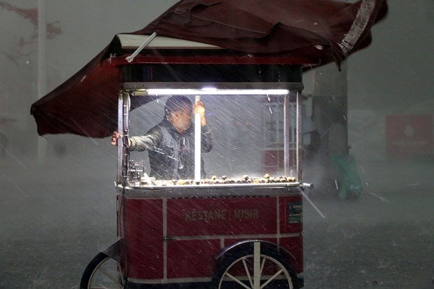 Sağanak İstanbul'u esir aldı 44