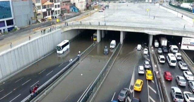 Sağanak İstanbul'u esir aldı 51
