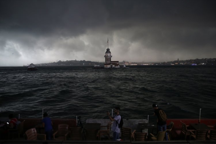 Sağanak İstanbul'u esir aldı 57