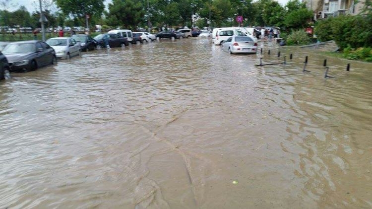 Sağanak İstanbul'u esir aldı 60