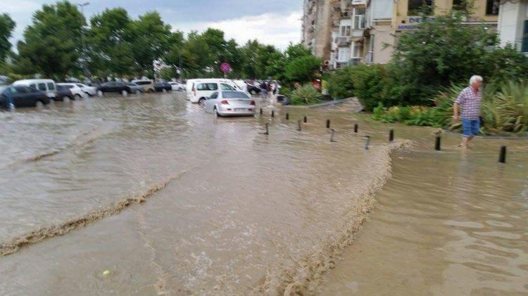 Sağanak İstanbul'u esir aldı 61