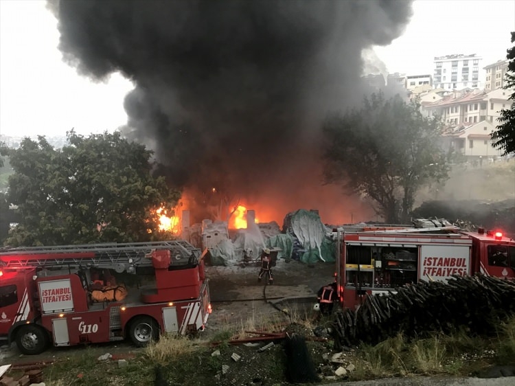 Sağanak İstanbul'u esir aldı 65