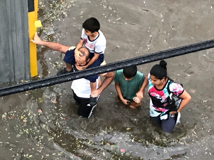Sağanak İstanbul'u esir aldı 72