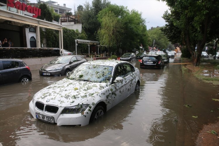 Sağanak İstanbul'u esir aldı 73